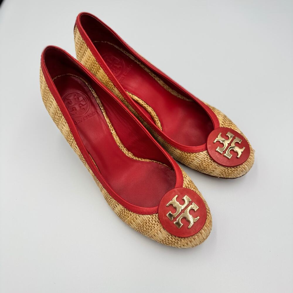 Tory Burch Reva Raffia Wedge Pumps 8M Straw Woven Red Logo Coastal Resort Shoes - Picture 11 of 16